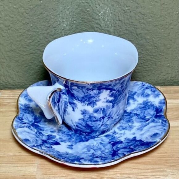 A Special Place 2003 Small Tea Cup & Sauce Blue/White Floral Butterfly Handle - Picture 4 of 12